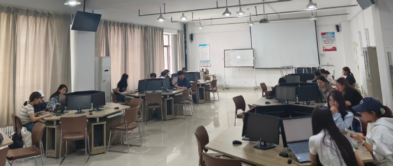 学校成功举办第六届...